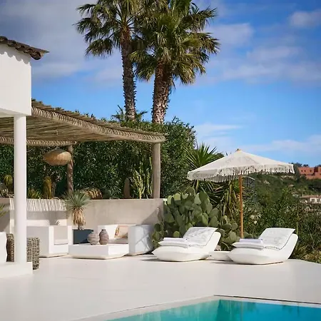 La Mandragore, Grimaud, With Pool